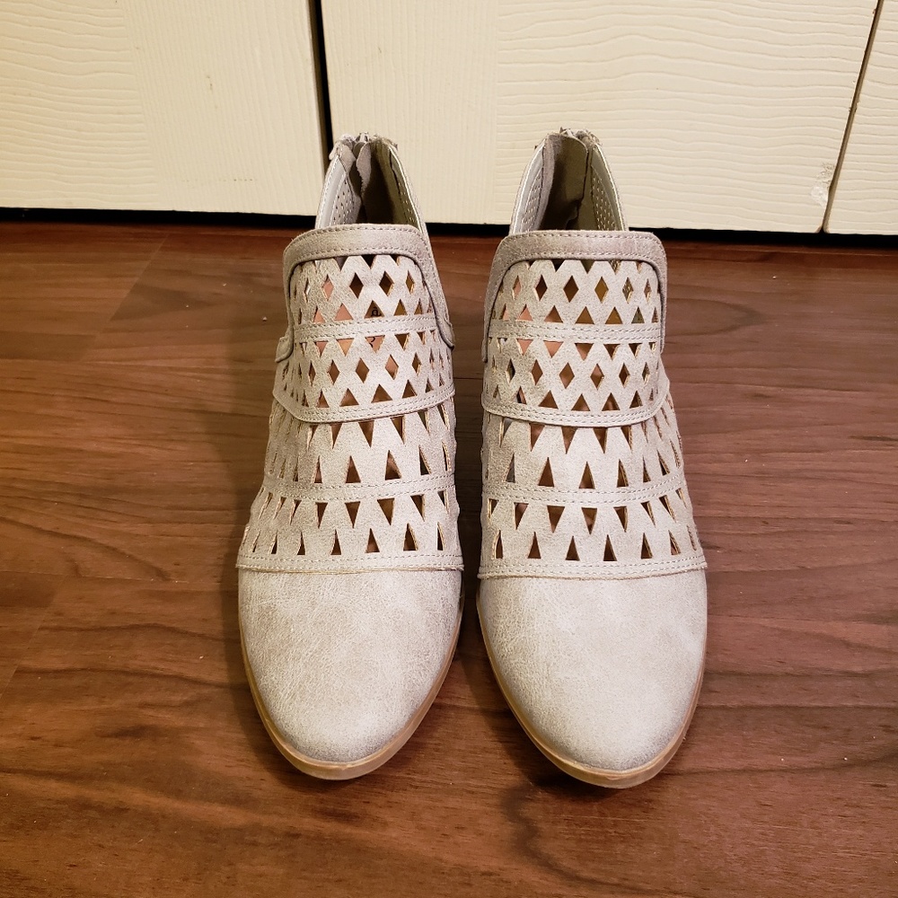 Booties - Picture 4 of 5